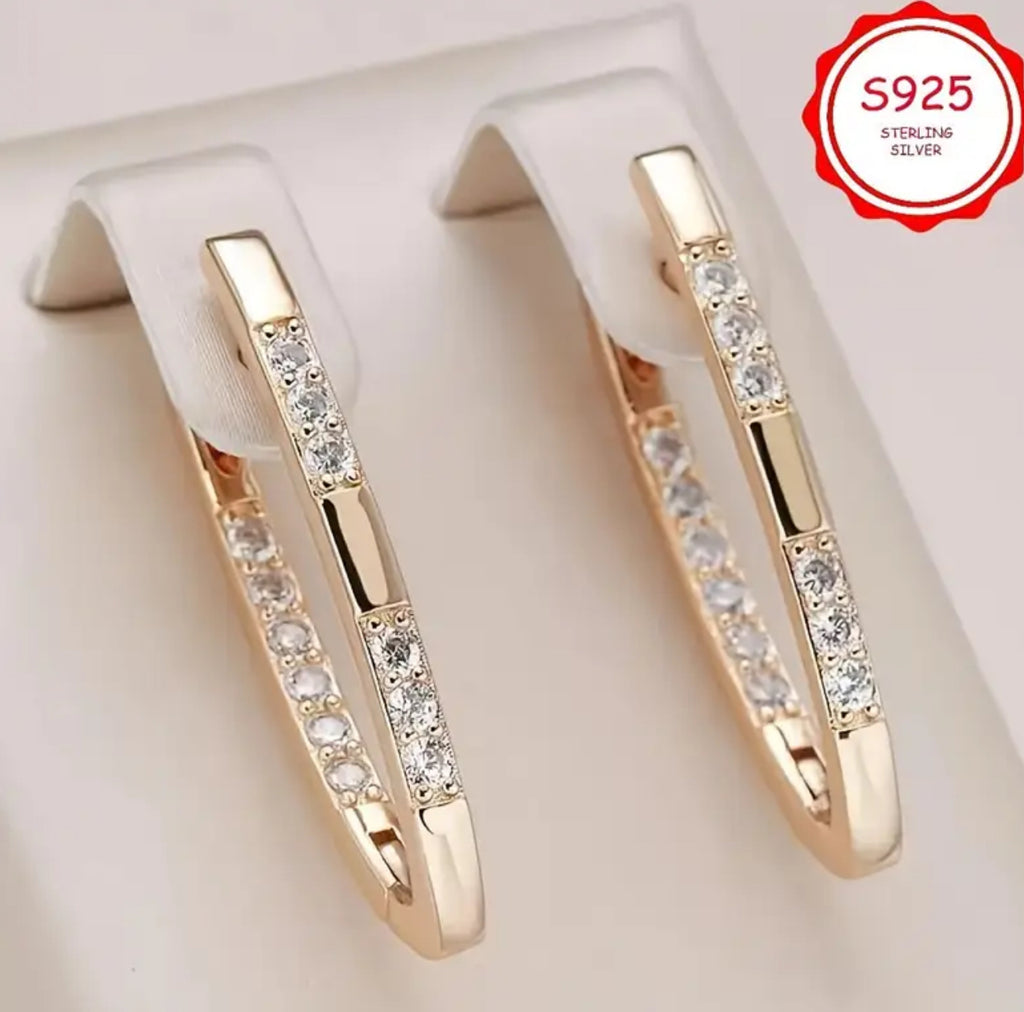S925 Sterling Silver Luxurious V-Shaped Earrings Hypoallergenic Materials