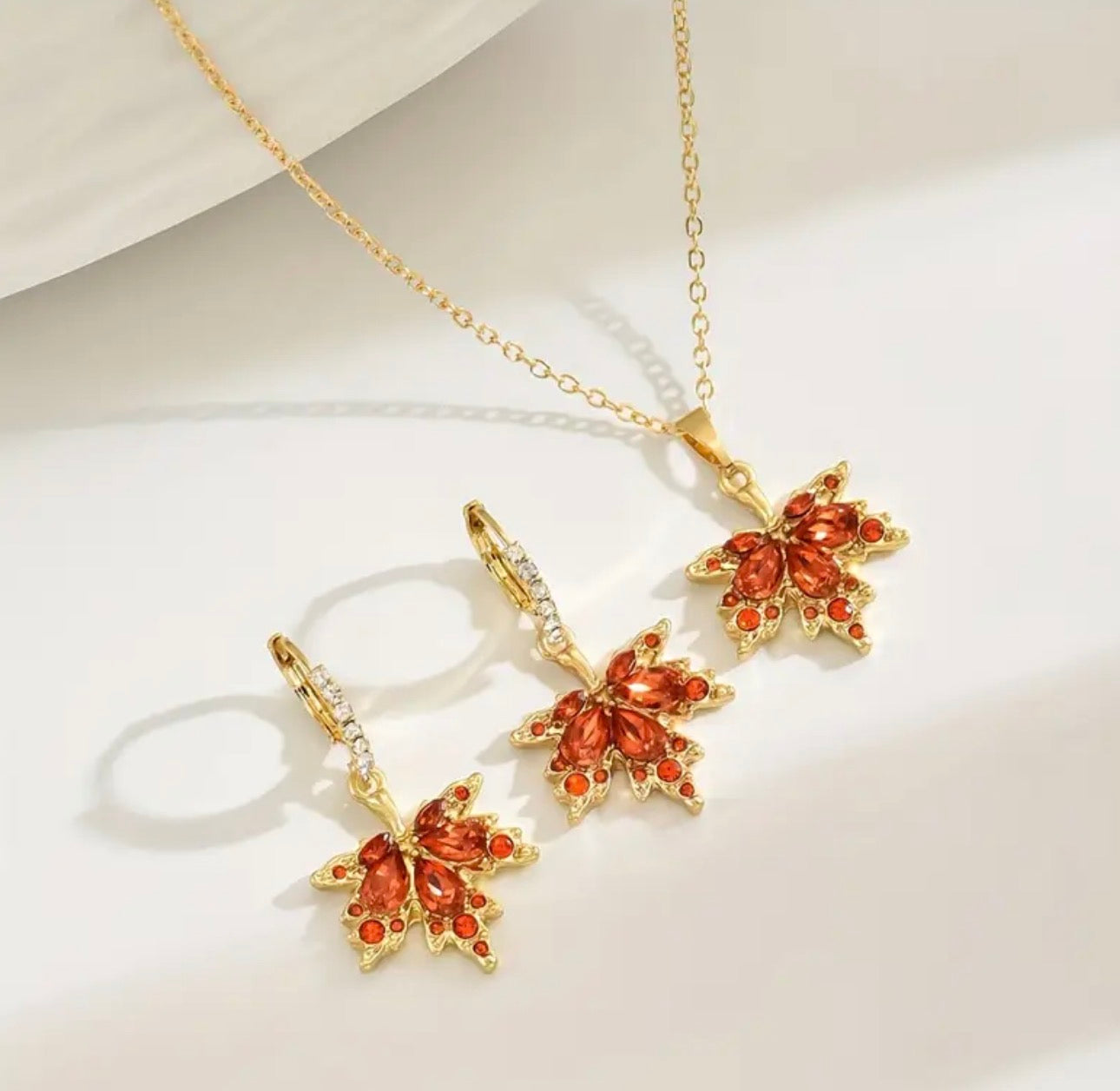 A Set of Luxurious Maple Leaf Necklace and Earrings with Rhinestone Accent- Suitable for Daily Wear Waterproof,Non Tarnished, Hypoallergenic Stainless Steel Material