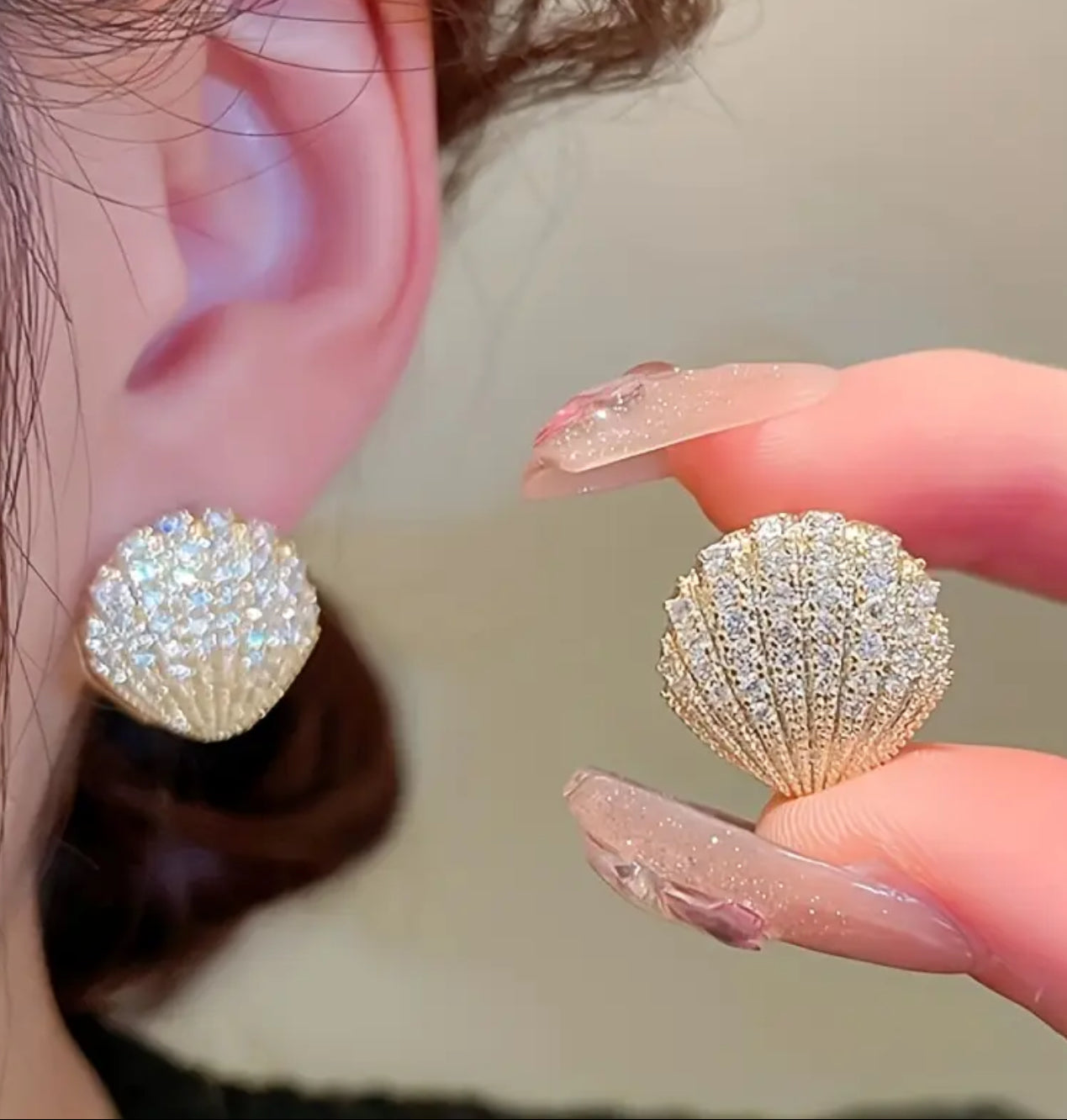 Luxurious Rhinestone Pave Sparkling Shell Shaped Earrings Non Tarnished Hypoallergenic