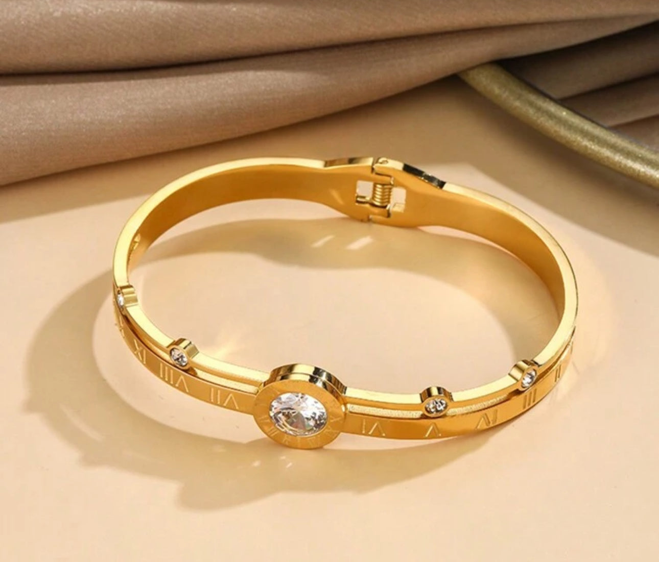 Luxury Style Stainless Steel Roman Numeral with Inlay Bracelet