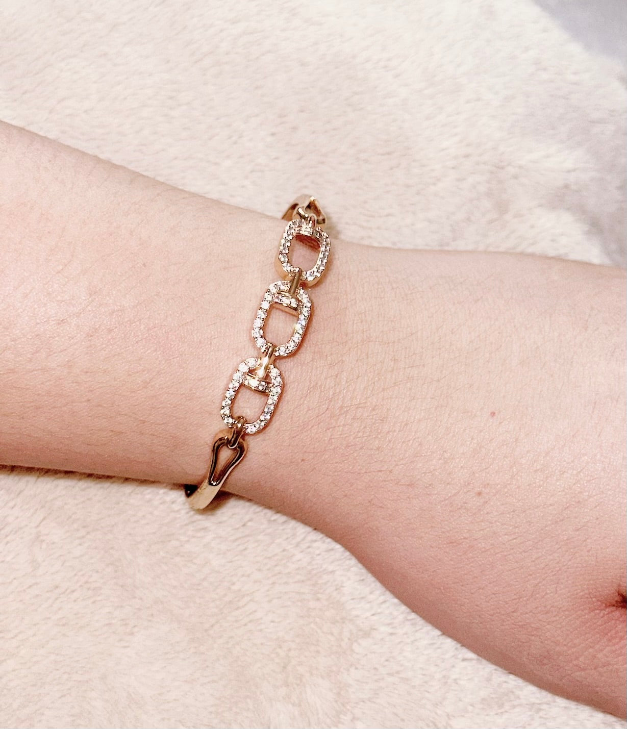 Elegant Luxurious Stainless Steel Clip on Bangle with Rhinestone Inlaid