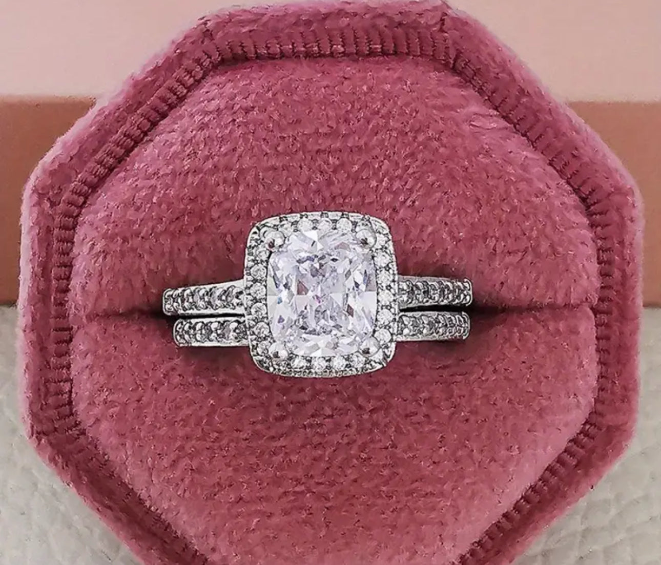 2pcs Luxurious Elegant Alloy Inlaid Stainless Steel Engagement Ring Set