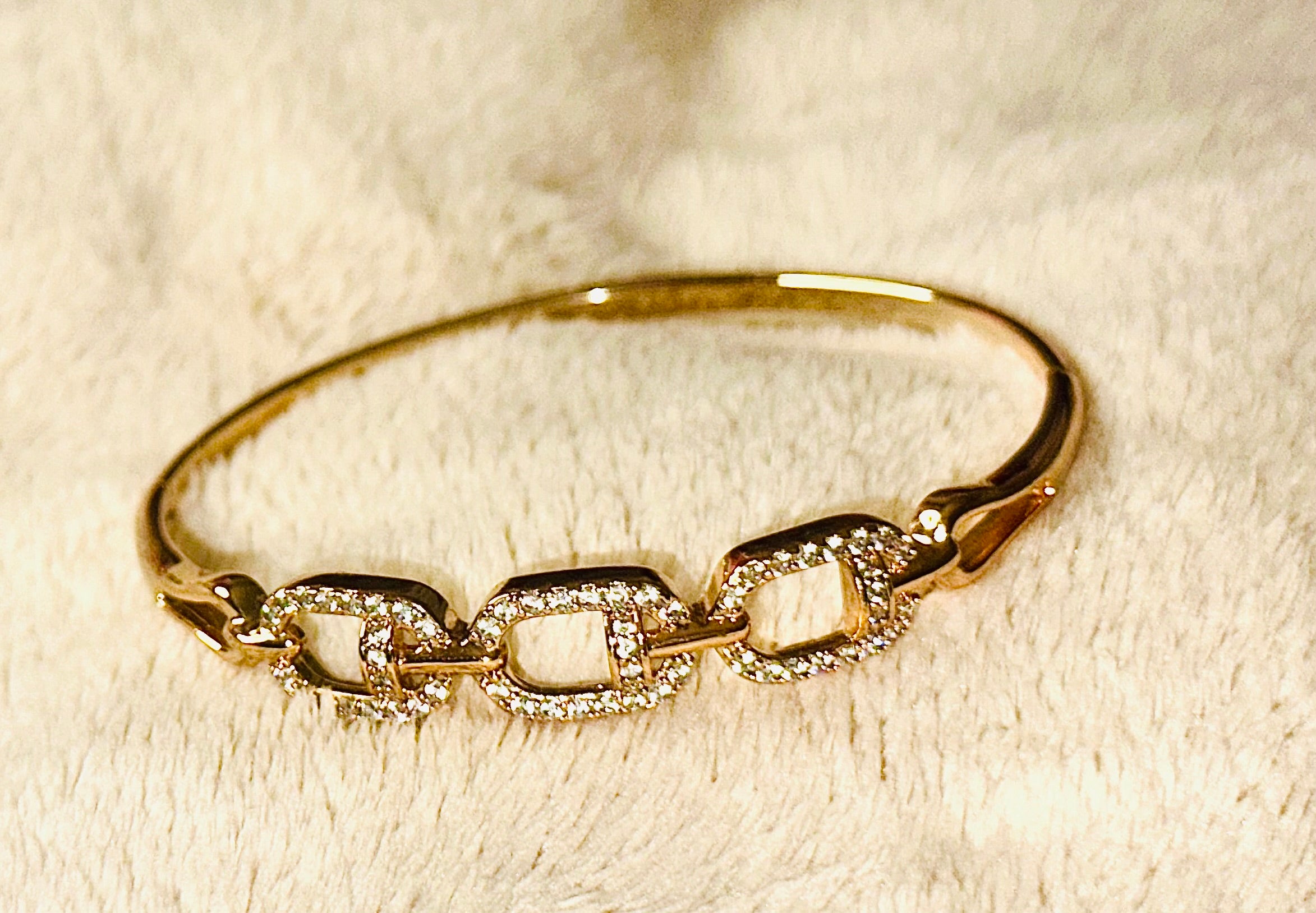 Elegant Luxurious Stainless Steel Clip on Bangle with Rhinestone Inlaid