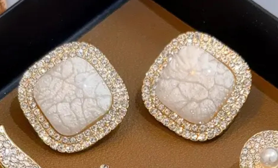 French Sweet Classic Luxury Rhinestone Inlaid Ice Crack Design Earrings