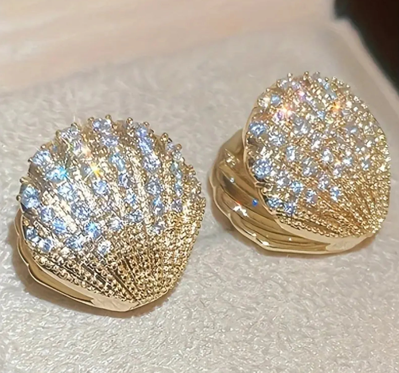 Luxurious Rhinestone Pave Sparkling Shell Shaped Earrings Non Tarnished Hypoallergenic