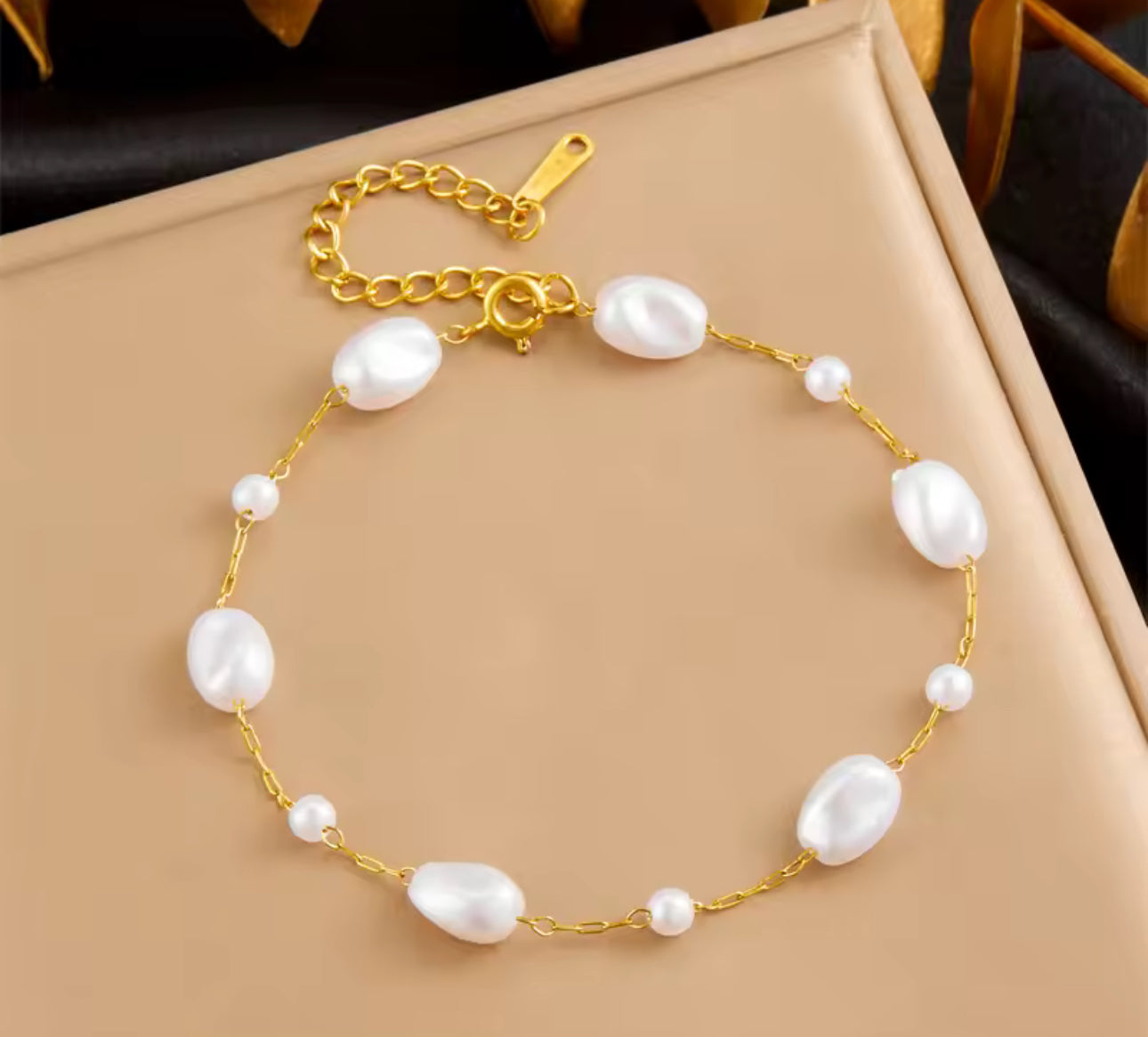 316L Stainless Steel Simple and Elegant White Irregular Faux Pearl Necklace and Bracelet Set