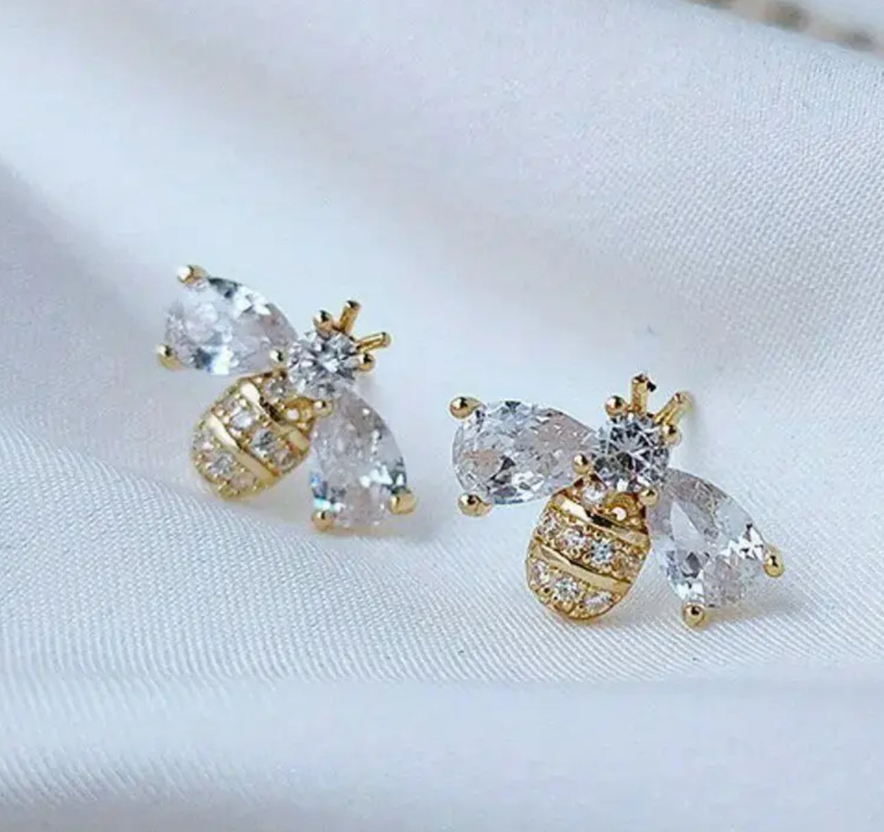 Elegant Vintage Bee-Shaped Stud Earrings Non Tarnished Hypoallergenic