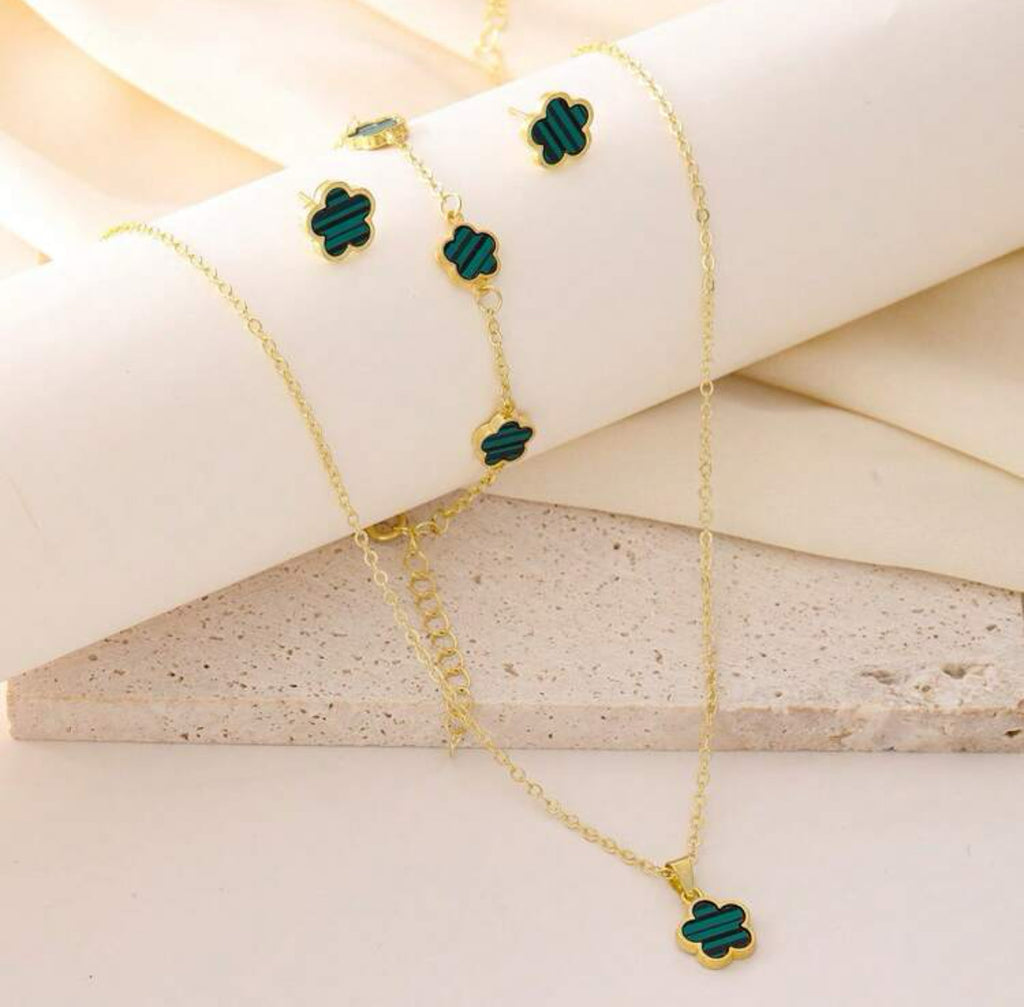 Classic Elegant 18k Gold Plated Retro Style Flower Necklace, Earrings and Bracelet Set