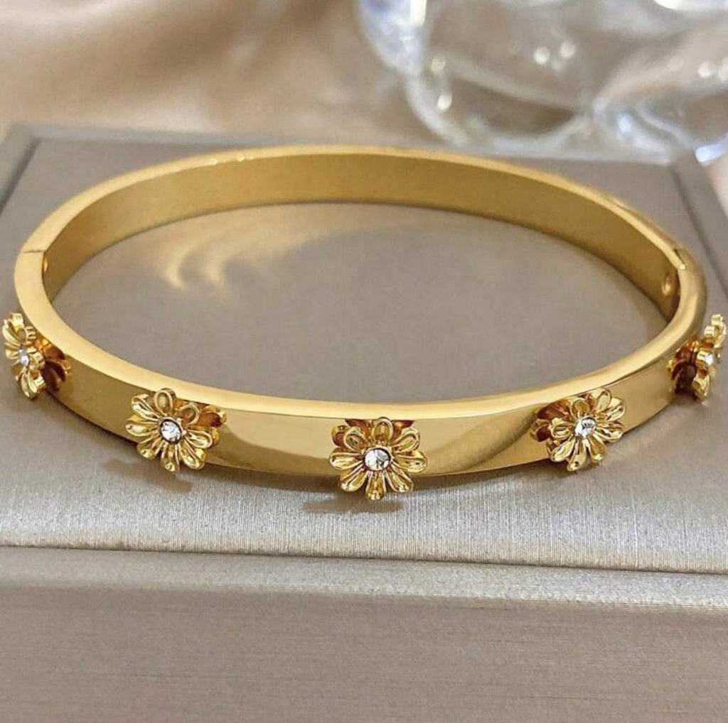 3Pcs Fine Stainless Steel Zirconia Flower 18K Gold Plated Electroplated Bangle Set